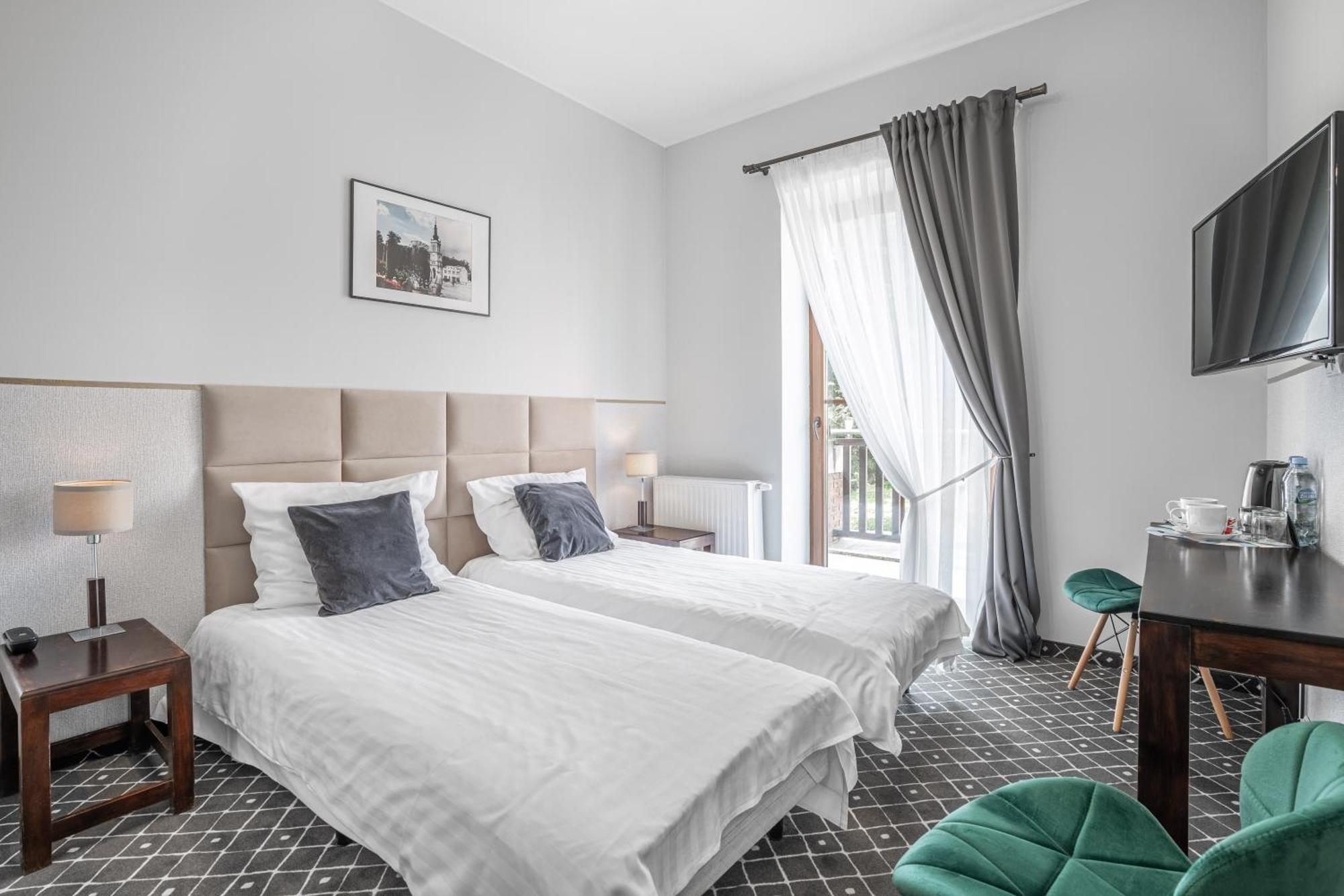 Aparthotel Dom Pracy Tworczej Uniejow Exteriér fotografie