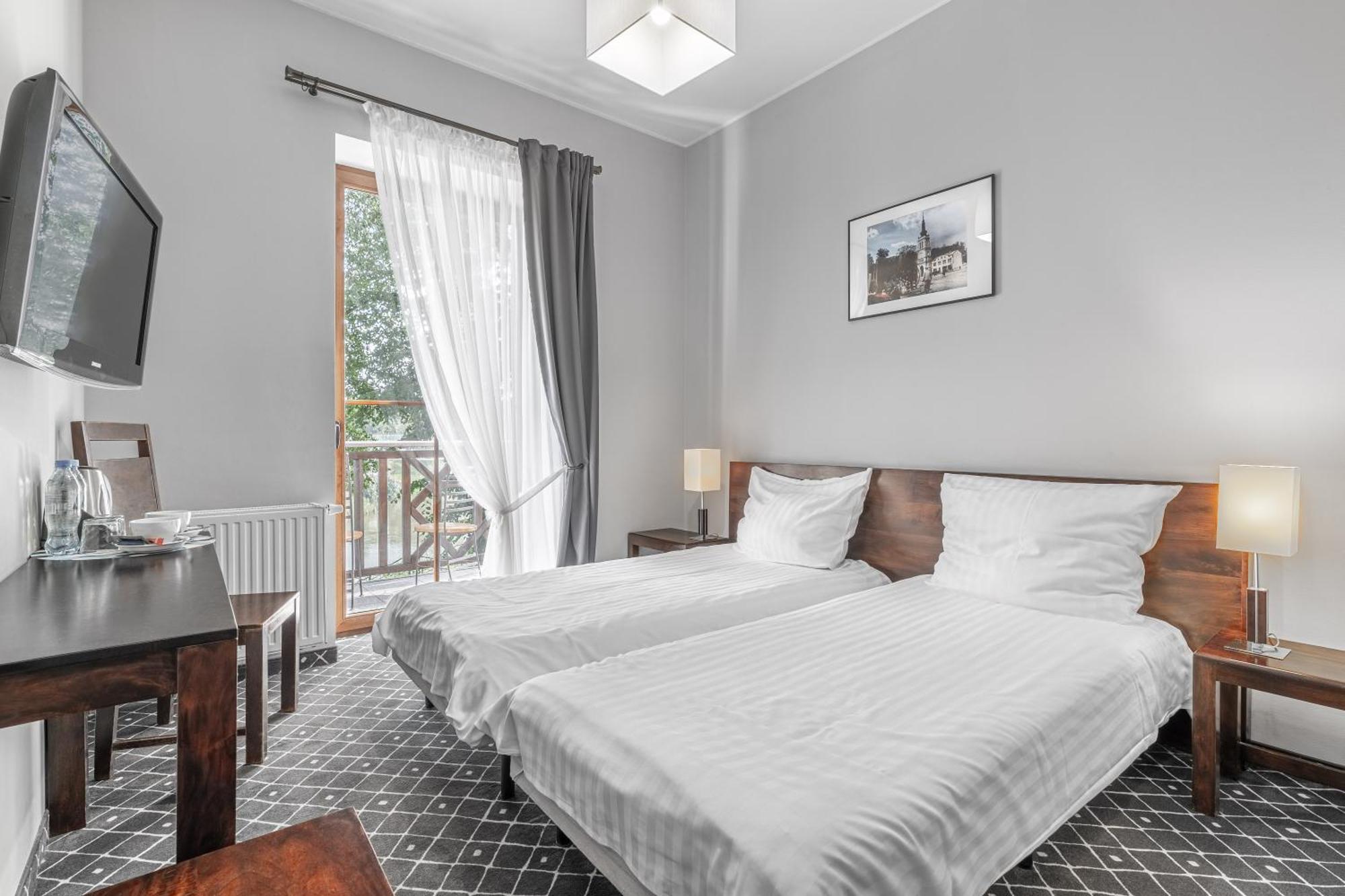 Aparthotel Dom Pracy Tworczej Uniejow Exteriér fotografie