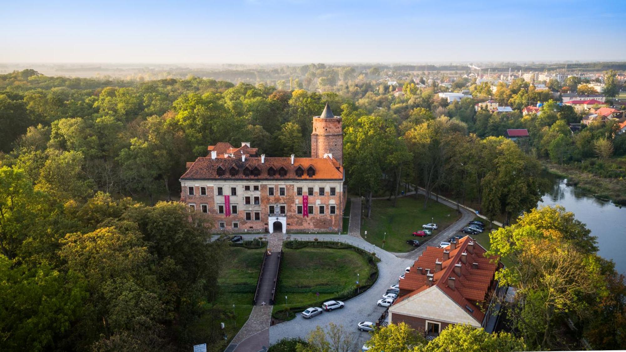 Aparthotel Dom Pracy Tworczej Uniejow Exteriér fotografie
