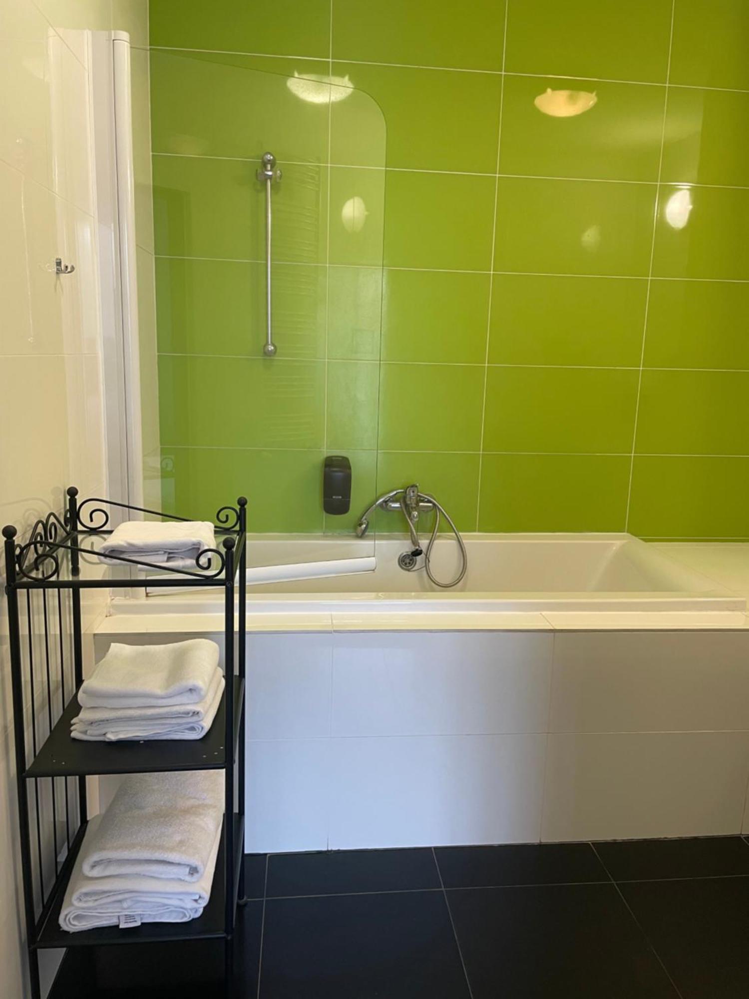 Aparthotel Dom Pracy Tworczej Uniejow Pokoj fotografie