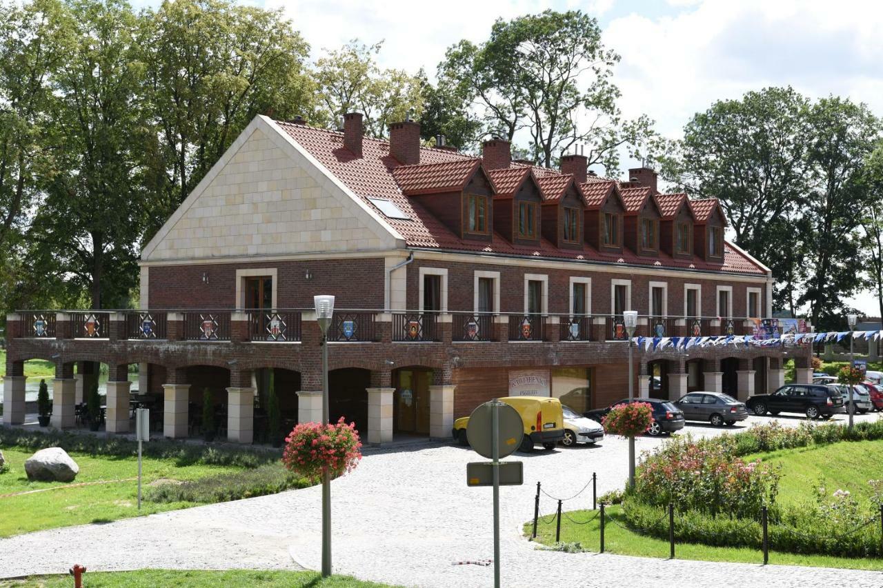 Aparthotel Dom Pracy Tworczej Uniejow Exteriér fotografie